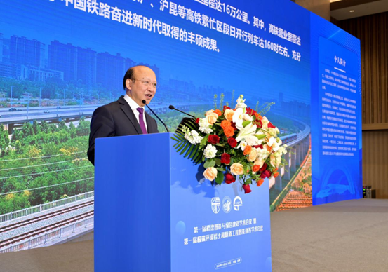 中(zhong)國(guo)工(gong)程(cheng)院院士何華武